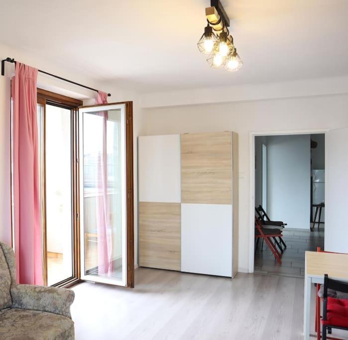 Nr 1 Apartment With 2 Balconies 3 Bedrooms Near Main Train Station Wenen Buitenkant foto